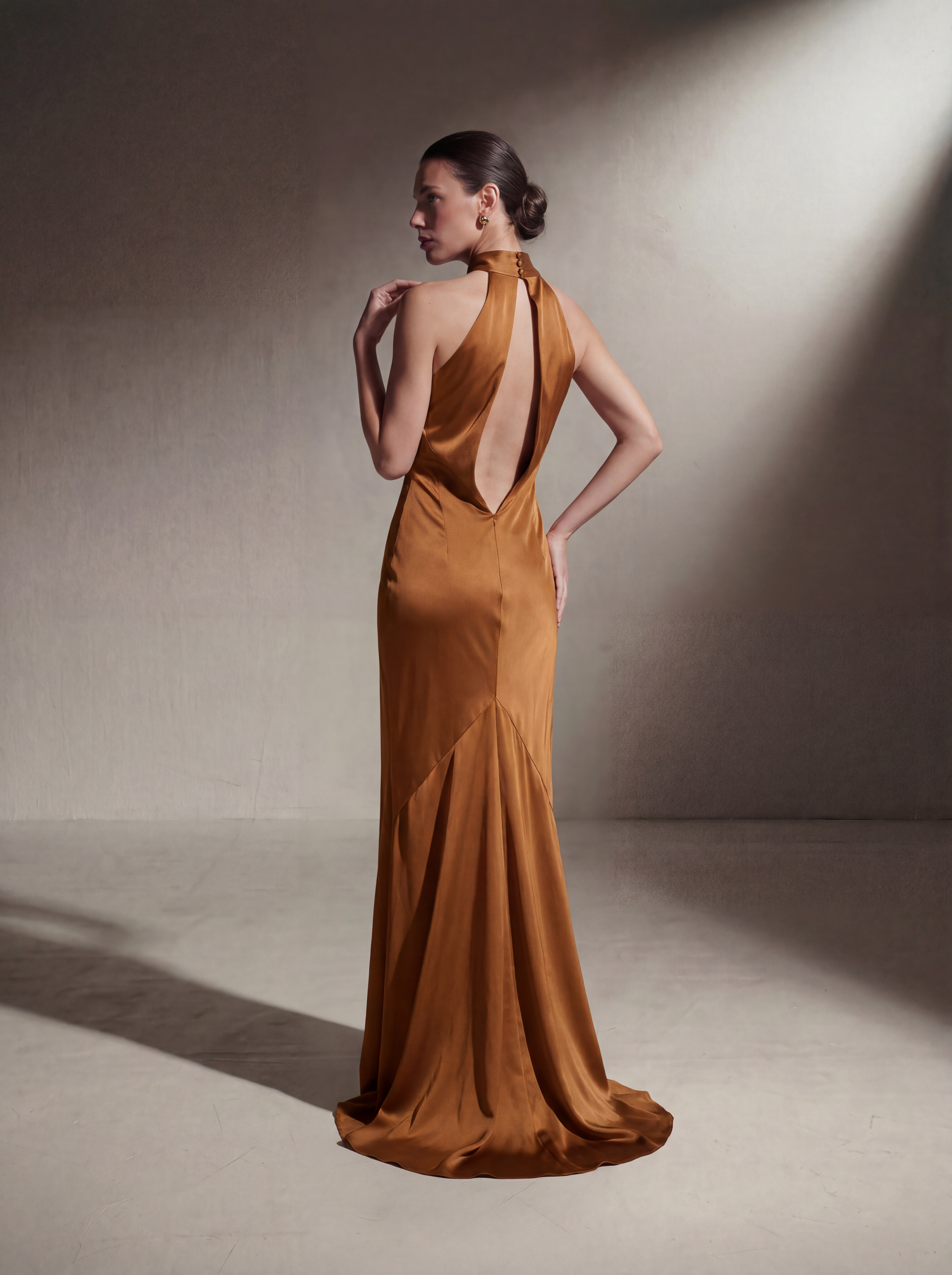 Vestido con cuello halter