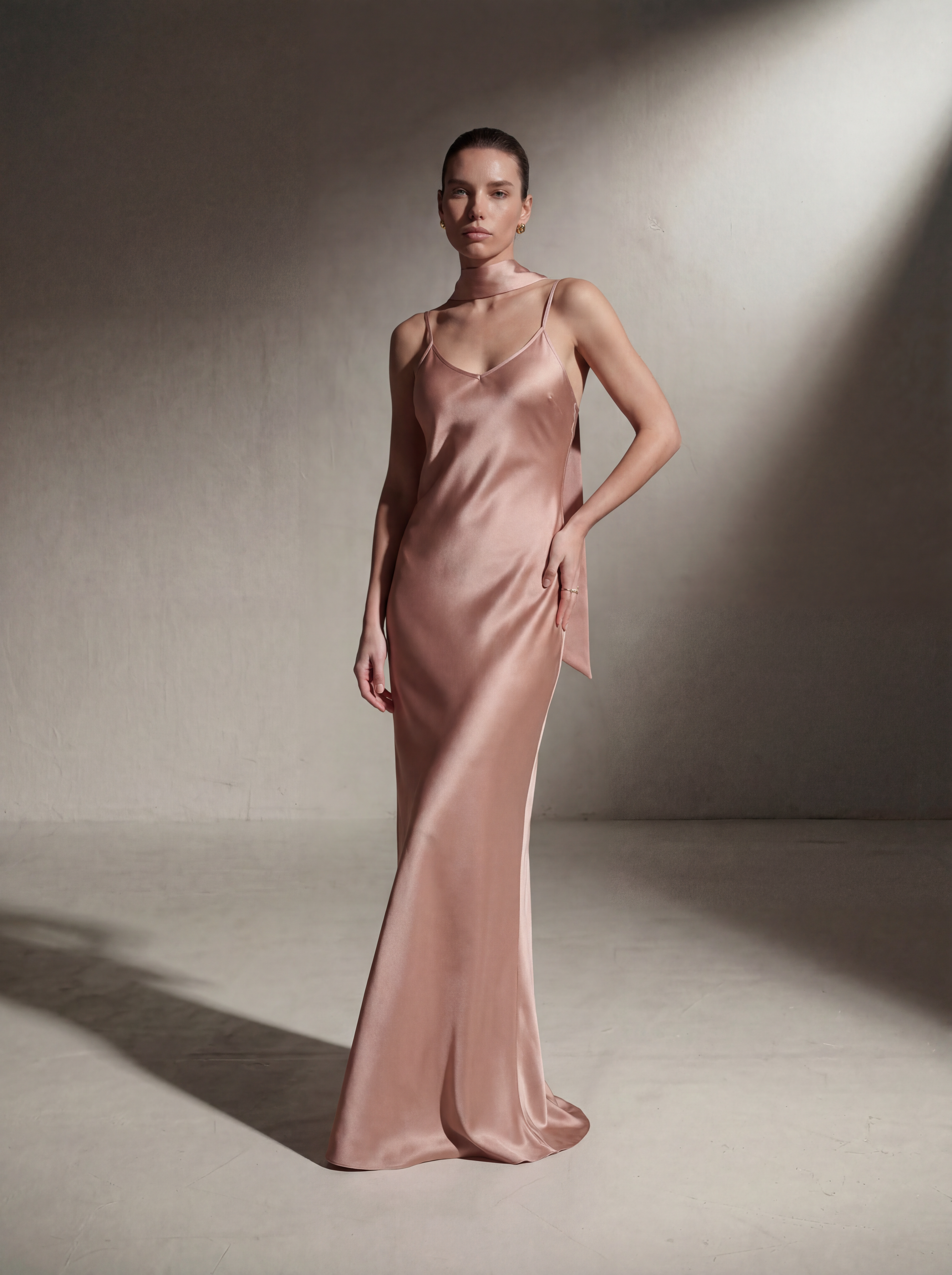 Vestido sesgado lencero
